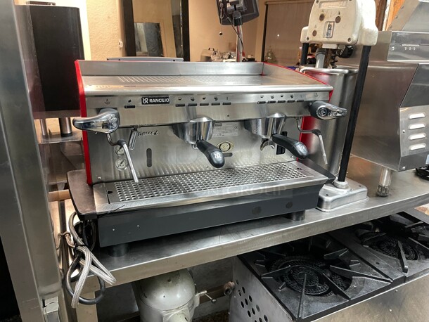 Working! Rancilio CLASSE 6  2 Group Manual Commercial Espresso Machine w/ 2 Steam Wand & 11 Liter Boiler, 230v/1ph NSF Tested and Working! - Image 5 of 9