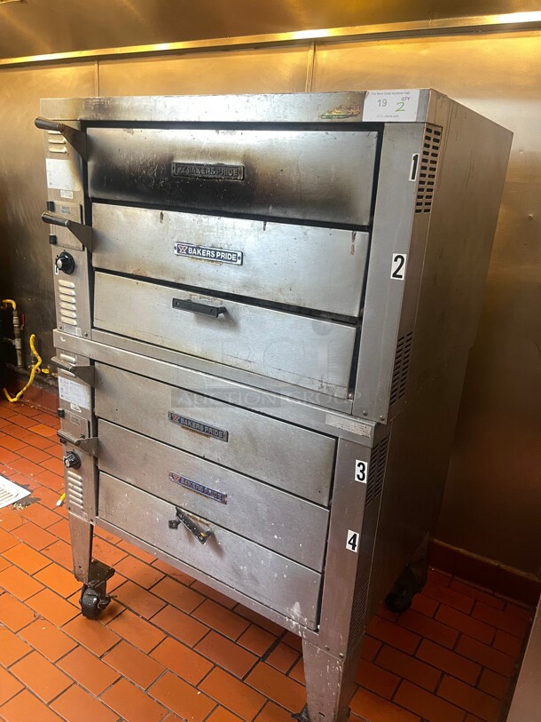 Working! Bakers Pride GP-62 Countertop Pizza Oven - Double Deck, Clean Stones Commercial Natural Gas NSF Tested and Working!