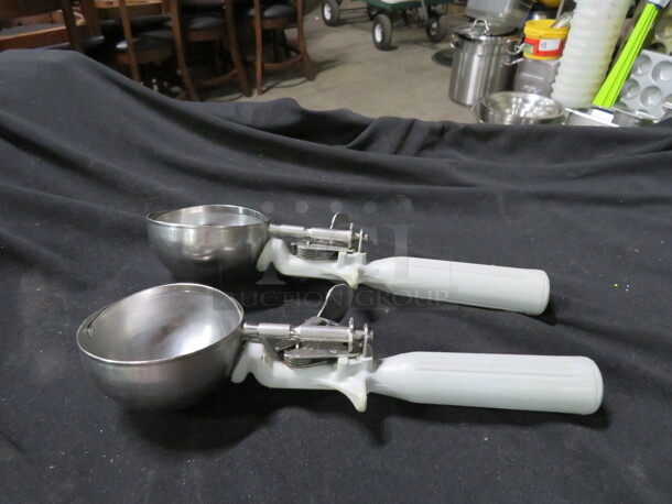 Grey Handle Disher. 2XBID