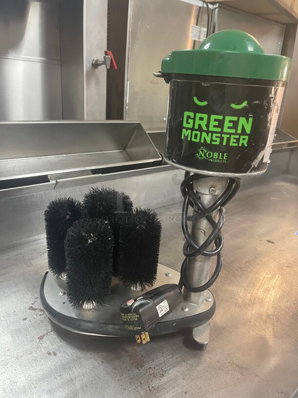 Nice! NOBLE  COMMERCIAL SUBMERSIBLE MOTORIZED GLASS WASHING BRUSHES Great For Bar NSF 115 Volt Tested and Wokring! - Image 8 of 8