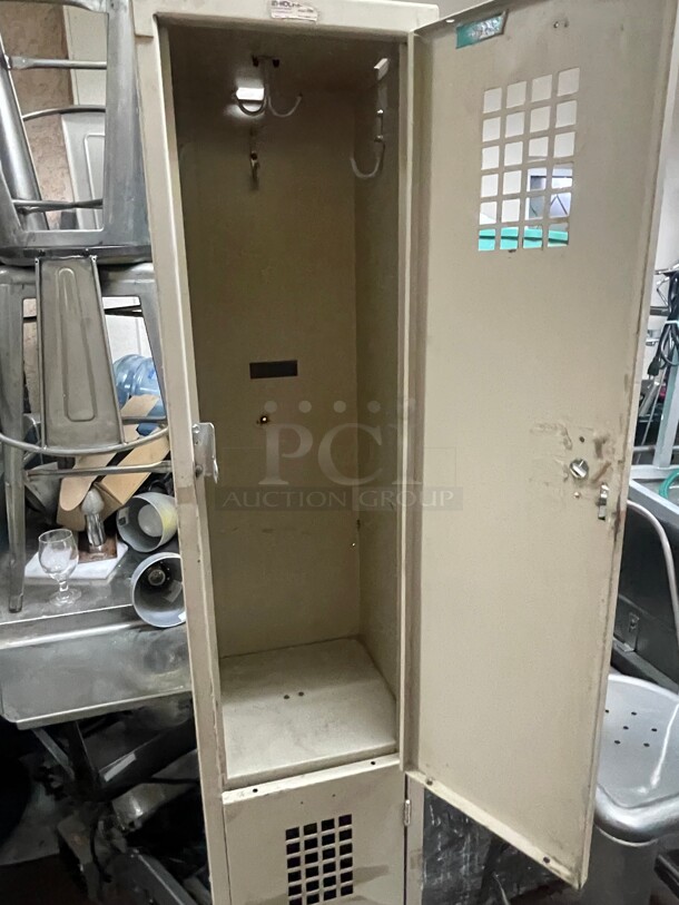 Commercial Double Compartment Locker Heavy Duty Great For Restaurant's Employees NSF - Image 6 of 7