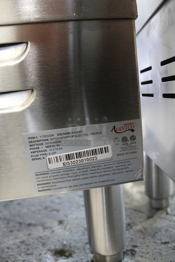 BRAND NEW SCRATCH AND DENT! Avantco 177EG30N Stainless Steel Commercial Countertop Electric Powered Flat Top Griddle w/ Thermostatic Controls. 208/240 Volts, 1 Phase.  - Image 7 of 7