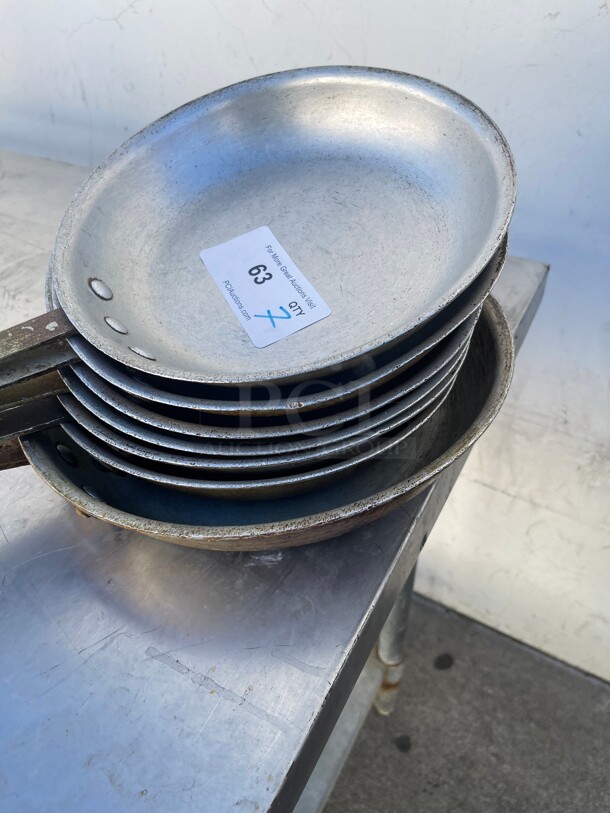 Clean! Commercial Frying Pans NSF Great For Any Braising or Frying Need  - Image 3 of 6