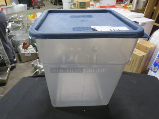One 18 Quart Food Storage Container With Lid.