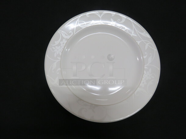 Beautiful 10 Inch Steelite Dinner Plate. 10XBID. - Image 1 of 3