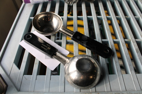 2 Stainless Steel Scoopers. 7.5". 2 Times Your Bid! 