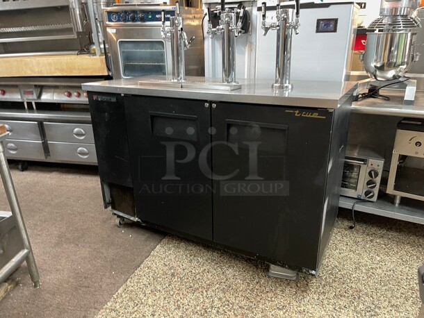 Working! True TBB-2  Commercial Bar Refrigerator  2 Swinging Solid Doors, With Three Beer Taps and Beer Containers Black, NSF 115 Volt Tested and Working! - Image 2 of 11