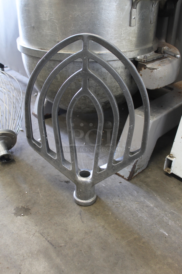 Hobart L 800 Metal Commercial Floor Style 80 Quart Planetary Dough Mixer w/ Stainless Steel Mixing Bowl, Bowl Dolly, Whisk and Paddle Attachment. 200 Volts, 3 Phase. - Image 7 of 11