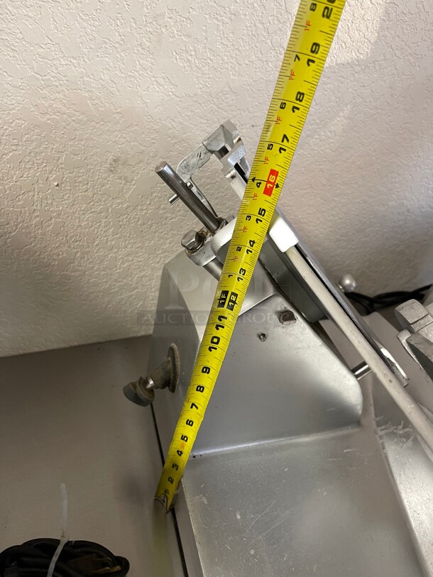 Working! Hobart EDGE Commercial Manual Meat Slicer w/ 14" Blade, Belt Driven, Aluminum, 1/3 hp NSF 115 Volt Tested and Working! - Image 10 of 10