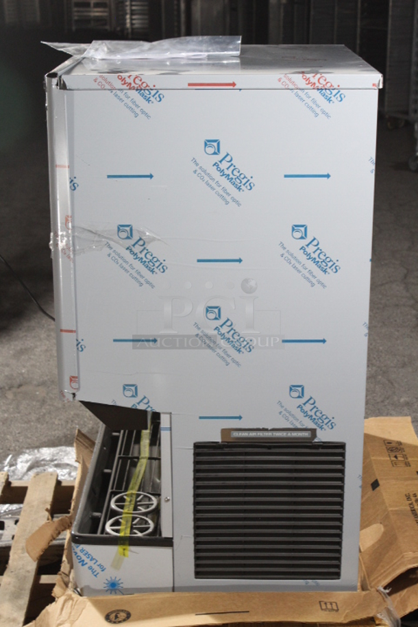 BRAND NEW SCRATCH & DENT! Hoshizaki DCM-500BAH-OS Opti-Serve Countertop Ice Maker and Water Dispenser - 40 lb. Storage Air Cooled. 115V 12.9 Amps 1Ph	60Hz. S/N: N17539L. Dent in upper right corner. See photos. 26 x 22 1/2 x 40     - Image 3 of 11