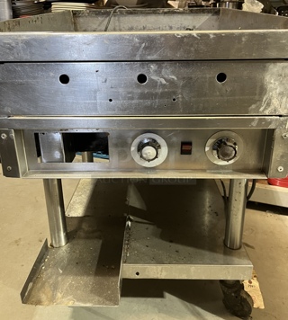 Flat Griddle 24" on Stand w/Caster, Nat Gas, Tested & Working!