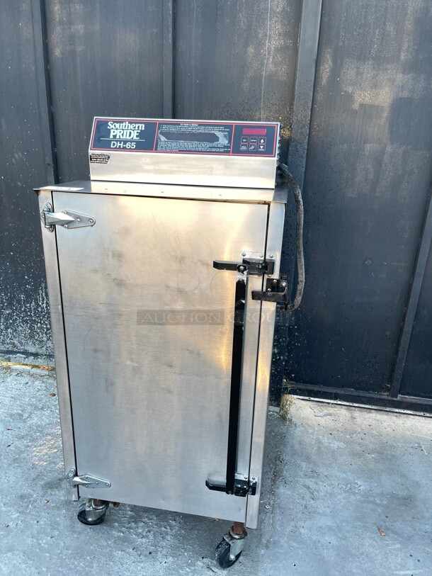 Almost New! Southern Pride DH-65 5 Dinner House Stationary Rack Electric Smoker Steam NSF 220 Volt 3 Phase Tested and Working!