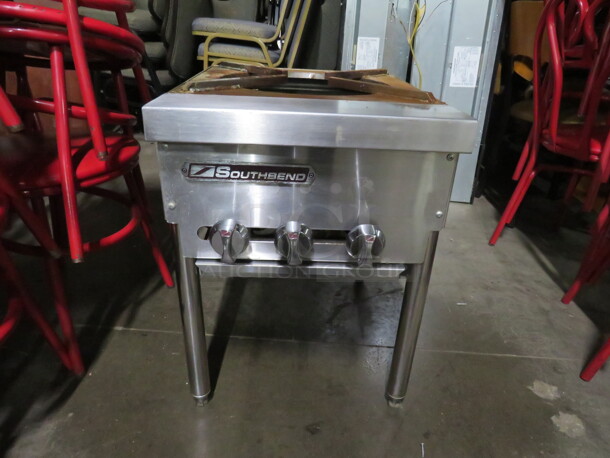 One Southbend Natural Gas Stock Pot Range. Model# SPR-1J. 18X22.5X24. $3034.00.