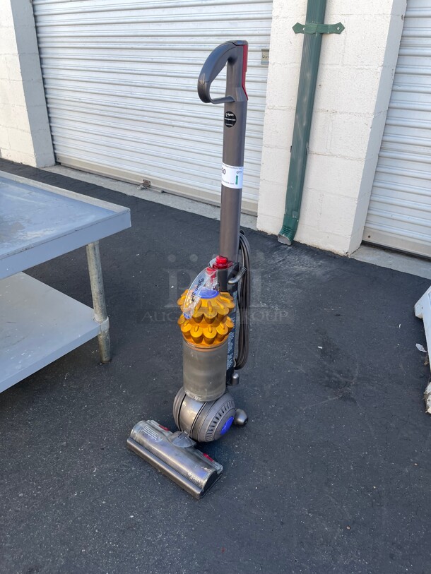 Almost New! DYSON DC50 MULTI FLOOR COMPACT UPRIGHT VACUUM CLEANER 115 Volt Tested and Working! - Image 2 of 3
