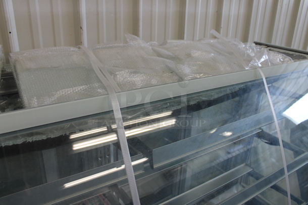 BRAND NEW SCRATCH AND DENT! Avantco 193BCTD72W Metal Commercial Curved Glass Refrigerated Bakery Display Case Merchandiser. 110-120 Volts, 1 Phase. Tested and Powers On But Does Not Get Cold - Image 6 of 7