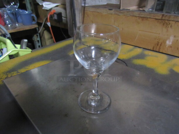 NEW Libbey 8.5oz Stem Wine Glass. #3964. 12XBID