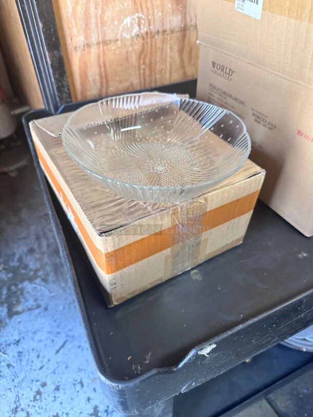 New! Commercial Round Glass Plates NSF  - Image 2 of 5