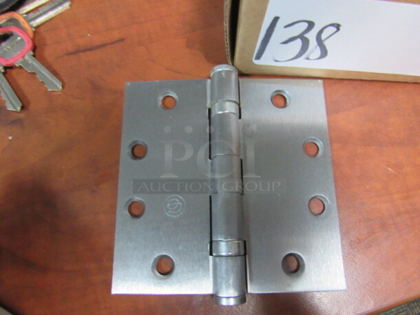 NEW 4.5X4.5 Heavy Duty Hinge. #075048. 3XBID