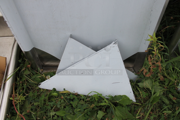 BRAND NEW SCRATCH AND DENT! KCS Stainless Steel Commercial Shelf w/ 2 Wall Mount Brackets. - Image 2 of 5