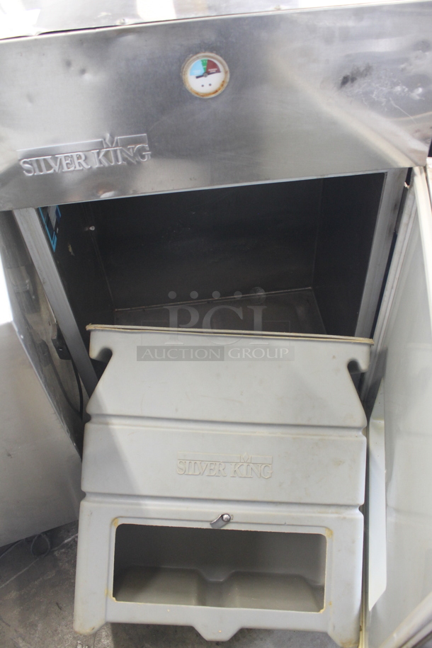 Silver King SK2SB Stainless Steel Commercial Countertop Lettuce Crisper. 115 Volts, 1 Phase. Tested and Powers On But Does Not Get Cold - Image 11 of 12