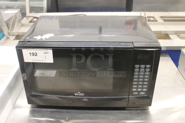 2013 Rival RGST902 Black Electric Countertop Microwave Oven. 120V. 