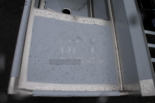 BRAND NEW SCRATCH AND DENT! Regency 600S42424224 Stainless Steel 4 Bay Sink w/ Dual Drain Board. No Legs. Bays 24x24x13.5. Drain Boards 22x26 - Image 4 of 7