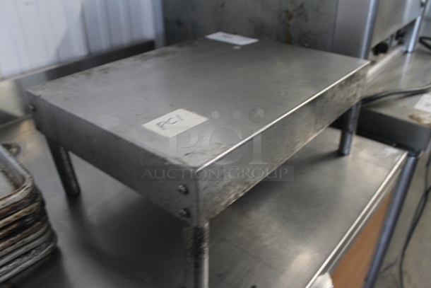 Metal Stand. - Image 2 of 3