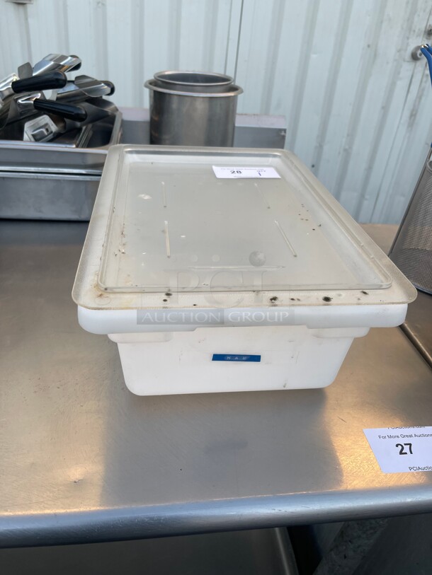 Commercial Plastic Container with Cover 12x17x7