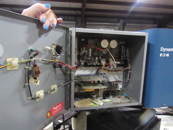 One Dynamatic Eaton Bottle Labeler. 130 Volt. 500 Avery. 86X39X56 - Image 4 of 4