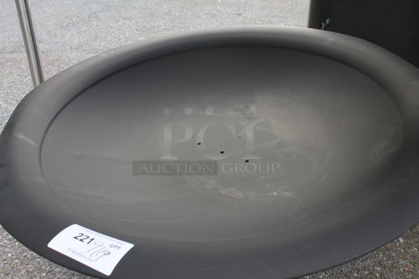 Black Metal Fire Pit. - Image 3 of 3