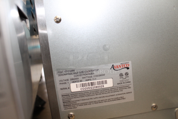 BRAND NEW SCRATCH AND DENT! Avantco 177CO28M Stainless Steel Commercial Countertop Electric Powered Half Size Convection Oven. 208/240 Volts, 1 Phase.  - Image 4 of 4