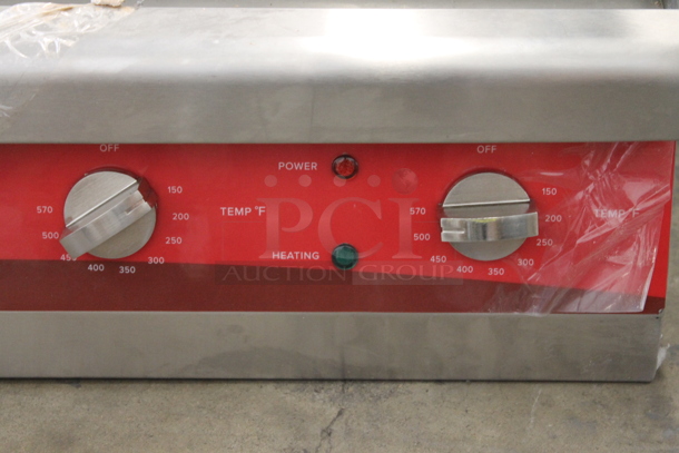 BRAND NEW SCRATCH AND DENT! Avantco 177EG30N Stainless Steel Commercial Countertop Electric Powered Flat Top Griddle w/ Thermostatic Controls. 208/240 Volts, 1 Phase. - Image 2 of 5
