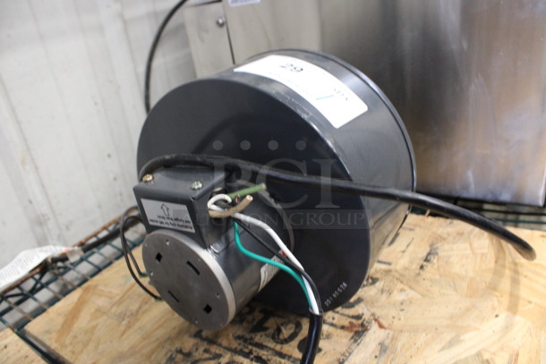Dayton Model MG0824024171010 Metal Commercial Motor on Plywood Board. 115 Volts, 1 Phase. 12x6x9. Board: 14x21x0.5 - Image 3 of 4