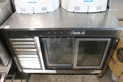 2015 Leader LB48 S/C Stainless Steel Commercial 2 Door Cooler Merchandiser on Commercial Casters. 115 Volts, 1 Phase. Tested and Powers On But Does Not Get Cold