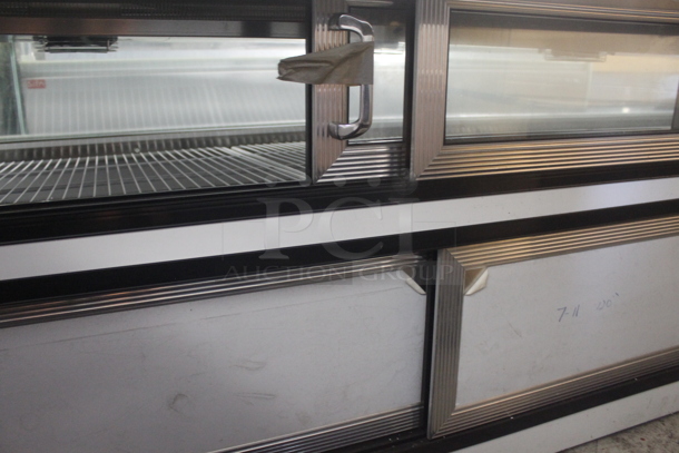 CustomCool 7-11DEL10R Metal Commercial Floor Style Deli Display Case Merchandiser 115 Volts, 1 Phase. Does Not Come w/ Remote Compressor - Image 7 of 11