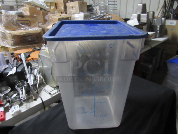 One 22 Quart Food Storage Container With Lid. - Image 1 of 1