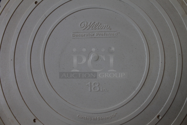 Poly 2 Tier Cake Stand. - Image 3 of 3