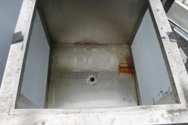 BRAND NEW SCRATCH AND DENT! Stainless Steel Commercial Ice Bin. - Image 5 of 5