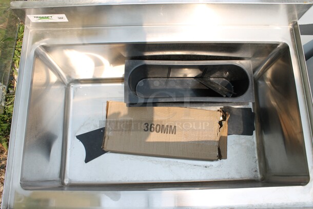 BRAND NEW SCRATCH AND DENT! Regency 600IB2130 Commercial Stainless Steel Underbar Ice Bin.  - Image 3 of 6