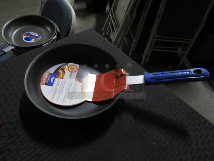 One NEW Vollrath 7 Inch  Saute Pan With Gator Grip Handle. #H4008