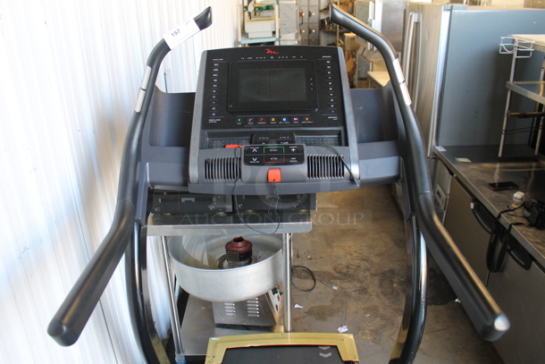 Freemotion FMTK74810.7 i11.9 Incline Trainer Metal Commercial Floor Style Treadmill. 110-120 Volts, 1 Phase. Tested and Powers On But Screen Does Not Work - Image 4 of 5