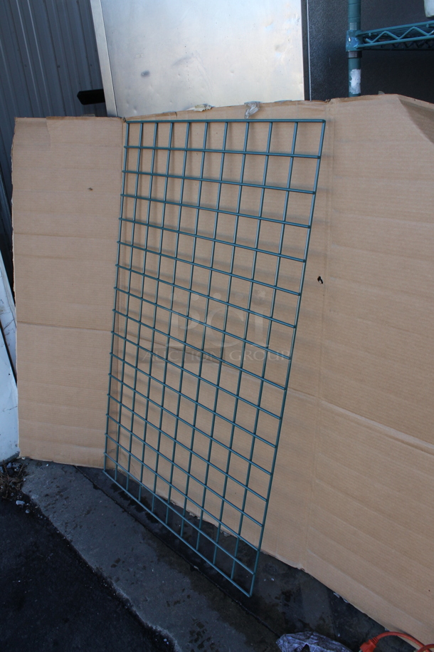 BRAND NEW IN BOX! Metro WG3048K3 Green Coated Grid Rack - Image 2 of 3