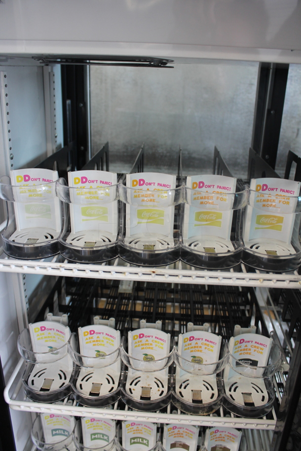 2017 True GDM-33CPT-LD Metal Commercial 2 Door Reach In Cooler Merchandiser w/ Poly Coated Racks and Drink Sliders. 115 volts, 1 Phase. Tested and Working! - Image 5 of 6