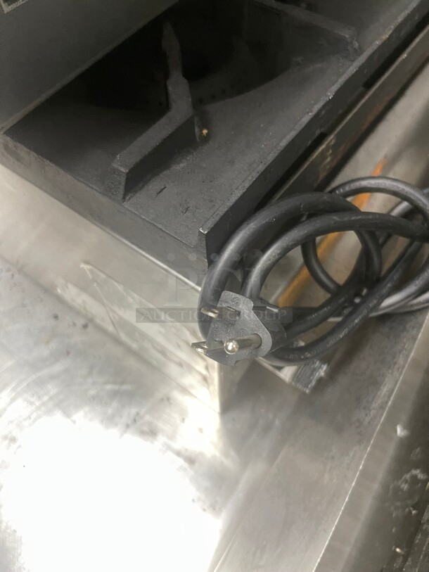 Working! Hatco GRSDS-41 41 inch Self Service Countertop Heated Display Shelf - (1) Shelf, 120v NSF Tested and Working! - Image 9 of 9