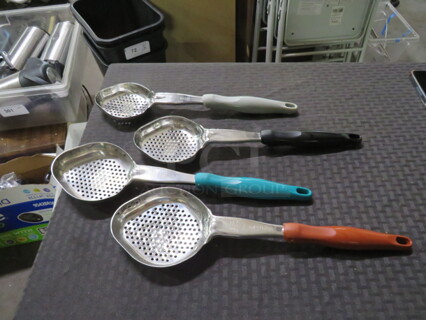 NEW Vollrath Stainless Steel 4oz Perforated Spoodle. 4XBID