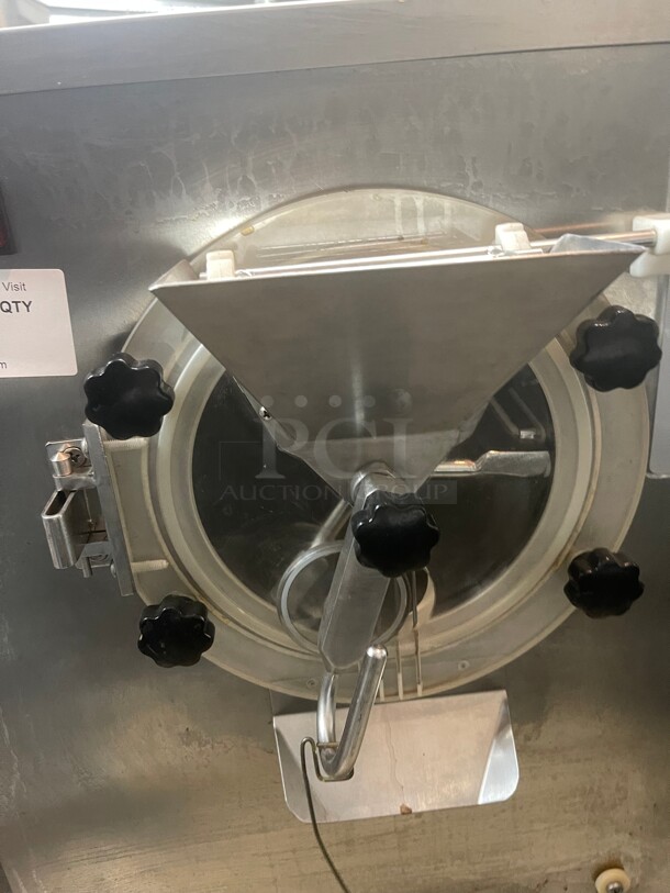 New! Donper BY7425 Floor Model Commercial Batch Freezer / Gelato Machine 25L/H Cooling Capacity 2600 Watts 220 Volt 1 Phase NSF Great for Making Ice Cream  - Image 4 of 9