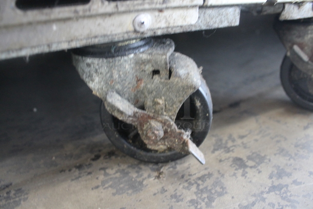 Everest ETBR2 Stainless Steel Commercial 2 Door Undercounter Cooler on Commercial Casters. 115 Volts, 1 Phase. Tested and Working! - Image 5 of 6