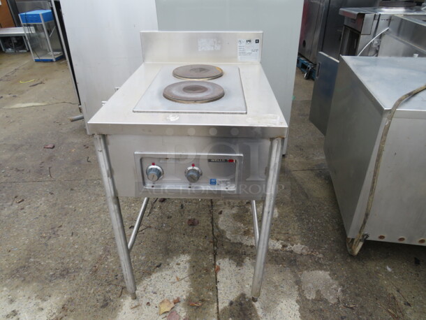 One Wells Electric 2 Burner. 208 Volt. Model# H-706. 24X32X40.5. $1591.00. - Image 1 of 3