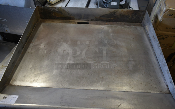 Vulcan Hart 956VX-10100R Stainless Steel Commercial Countertop Natural Gas Powered Flat Top Griddle. - Image 2 of 5