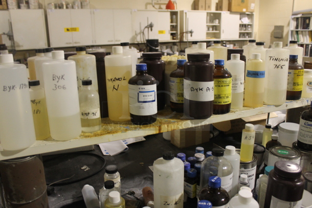 White Counter w/ Black Countertop, Doors, Drawers and Contents. BUYER MUST REMOVE. - Image 5 of 8